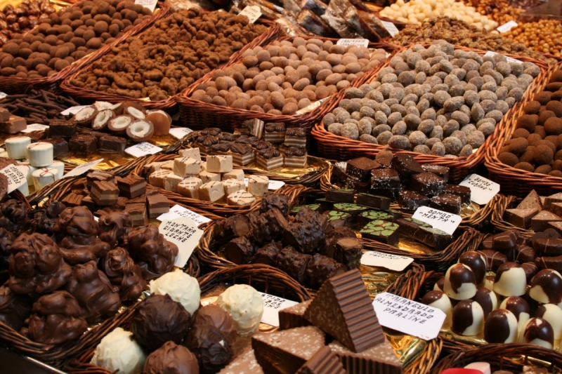 vitrine-LA PENNE-min_chocolates_chocolate_nibble_sweetness_fine_chocolates_gourmet_candy_brand-752083